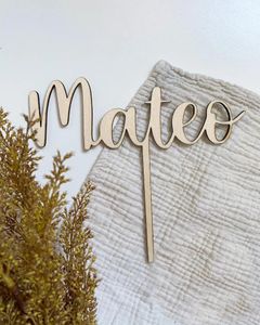 Autres fournitures de fête festives Custom Birthday Cake Topper Caketopper Wood Name Plug personnalisé avec la décoration souhaitéeAutre