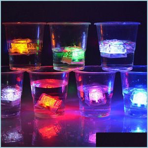 Andere feestelijke feestbenodigdheden Flash Led Light Ice Cubes Wateractivated Luminous Cube for Bar Club Drink Party Wine Wedding Decor DHAU7