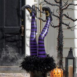 Otros suministros festivos para fiestas Halloween piernas de bruja malvada Props Pies de mago al revés con decoración de adorno de estaca para botas para jardín delantero 220829