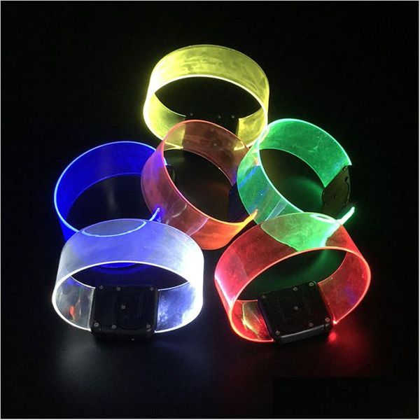 Autres fournitures de fête festives Bracelet émettant de la lumière Bracelet clignotant LED Accessoires d'acclamation lumineux Run Safety Light Supply Drop D Dhhkl