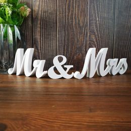 Autres fournitures de fête de fête M. Mme Letters Table de mariage Décoration en bois rouge en bois Mr Mrs Mme Signes pour Sweetheart 230209