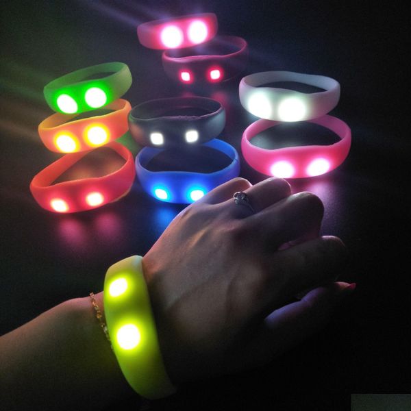 Autres fournitures de fête festives Fournitures de fête LED Bracelet clignotant Bracelet de poignet Bracelets de contrôle Vocie Bracelet lumineux activé par le son DH8Fx