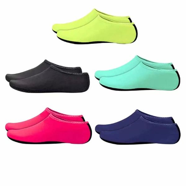 Otros suministros festivos para fiestas Zapatos para deportes acuáticos Zapatillas Natación Calcetines de buceo antideslizantes Color puro Playa de verano Zapatillas de deporte Dro DHXKY