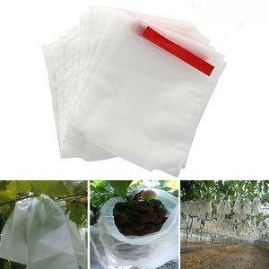 Andere tuingereedschap 100 stks Nonwoven stof Fruitbescherming Tas Anti Insect Bird Pest Bug Mesh Net Plant Barrier Bags voor druiven Pitaya Peach 230422