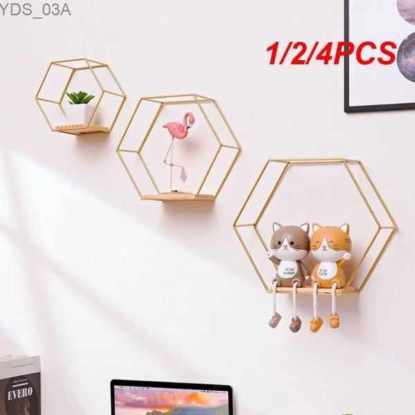 Autre décoration intérieure 1/2/4 Pièces d'étagères hexagonales flottantes Cadre en métal mural avec plancher en bois utilisé pour le stockage et afficher YQ240408