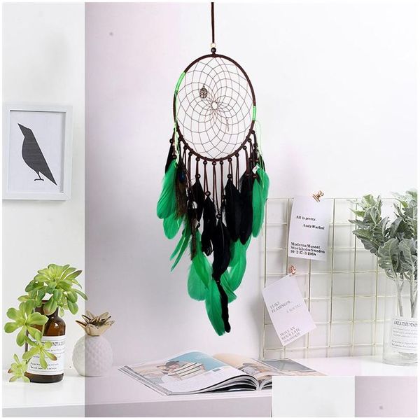 Autres décorations pour la maison Murs verts Attrape-rêves Carillons éoliens Style indien Plume Pendentif Main Paon Tenture murale T9I001295 Drop Del Dhxo8