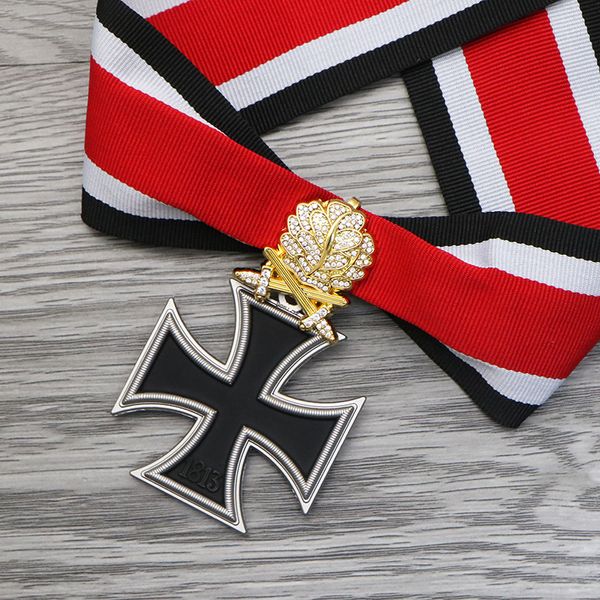 Autre décor à la maison de haute qualité 1813 1939 médaille de croix de fer avec certificat de feuille de chêne en diamant et boîte 230511
