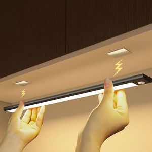 Autre décor à la maison capteur de mouvement lumière sans fil LED nuit USB lampe Rechargeable armoire armoire sous rétro-éclairage pour cuisine 230807