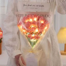 Autres décorations pour la maison Bouquet de tulipes DIY Twist Stick Matériel fait à la main Forfait de mariage Cérémonie de remise des diplômes Cadeau de la Saint-Valentin Anniversaire Ami Familyvaiduryd