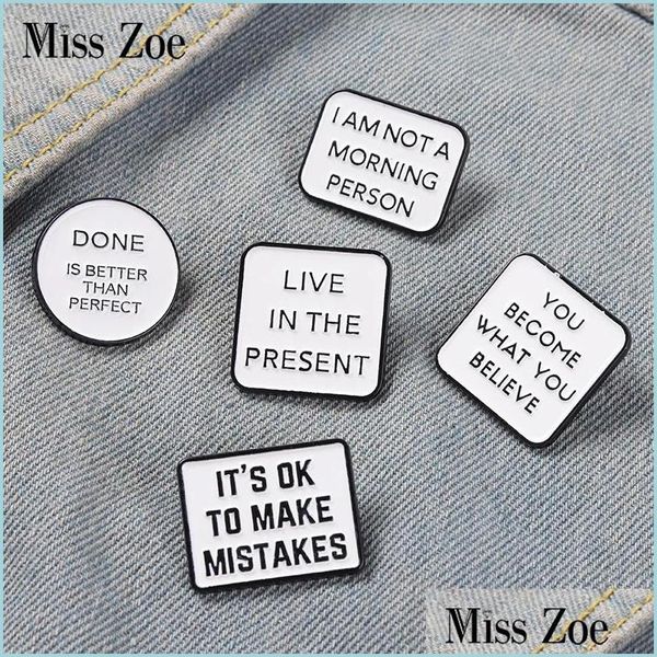 Otros artículos diversos para el hogar Citas motivacionales Esmalte Pins Vive la vida Feliz Broches Bolsa Sombrero Pin de solapa Carta Diciendo Insignia Joyería Regalo Dht6H