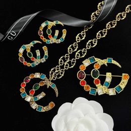 Andere sieraden Sets Designer Nieuwe Set Double G Letter Diamond Inbedding kleurrijke diamanten ketting oorbuien broche vrouw