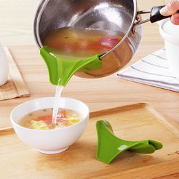 Andere keukengereedschap 1pc trechter Antispill Silicone Slip On Gour Soup Spout voor pottenpannen en kommen Jars Gadget Tool Dropship 230201