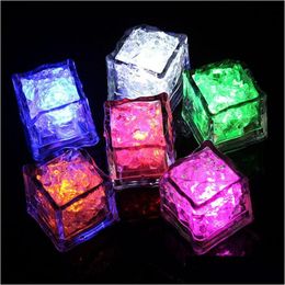 Autres éclairages LED Nouveauté Glaçons brillants Clignotant lent Changement de couleur Allumer la tasse Coffre-fort sans interrupteur Bar de fête de mariage KTV Hal Dh1Yf