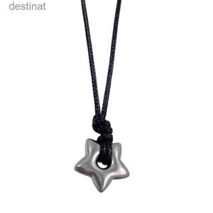 M2EA Gothic Hollow Star Hanger Ketting Vintage Leer Touw Mode-sieraden voor Vrouwen Mannen Pentagrammen Charm Choker GiftL242313