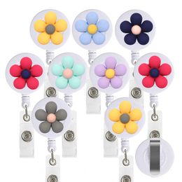 Andere Kantoor Schoolbenodigdheden 9 stks Lot Kleurrijke Bloemen Intrekbare ID Kaart Badge Clip Houder Reel Voor Verpleegster Arts Student Kantoor Zoete Boog Stijl 230719