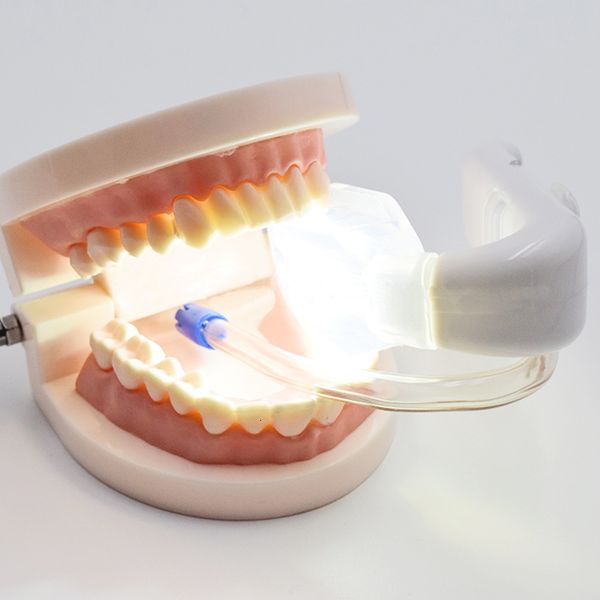 Autre lumière intra-orale dentaire d'hygiène bucco-dentaire avec système de lampe à LED sans fil d'aspiration Hygiène bucco-dentaire Dentiste Instrument d'endoscope buccal 230728