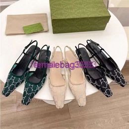 Andere schoenen 2024 Mode Dames meisjes G slingback Sandalen pomp Aria slingback schoenen worden gepresenteerd in zwart mesh met sprankelend motief van kristallen B255r