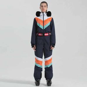 Autres articles de sport 2024 extérieur nouveau costume de ski pour femmes respirant coupe-vent snowboard combinaisons hiver thermique imperméable ski une pièce ensembles HKD231106