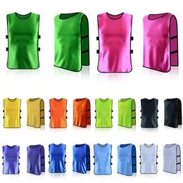 Autres articles de sport 6PCS Football Vest Jerseys Sports Training Mesh Gilets Loose Basketball Cricket Soccer Volleyball Rugby Team Accessoires 231212