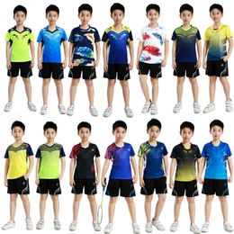 Autres articles de sport Enfants Sports Ensembles de badminton pour enfants Garçons Tennis de table Combinaison d'entraînement garçons chemises de tennis Filles Running t-shirts avec short 230808