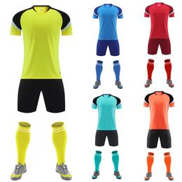 Andere sportartikelen Voetbalshirts Hoge kwaliteit Blank Voetbal Shorts met korte mouwen Kinderen Dames Heren Sport T-shirt DIY Nummer Maatwerk 230904