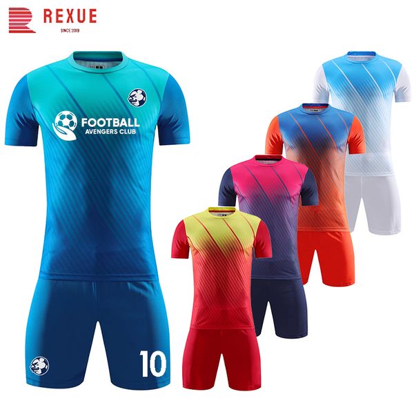 Autres articles de sport dans Ensemble de maillots de football pour hommes Ensemble d'uniforme de football d'entraînement de club d'équipe personnalisé Dry Fit 2 pièces Chemises Shorts Kits de vêtements de sport 230713