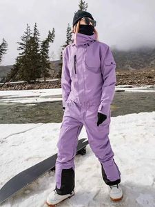 Autres articles de sport Combinaison de ski une pièce imperméable et respirante Snowboard Pantalon de travail d'hiver Veste de ski Femmes Hommes Vêtements de neige Combinaison de ski femme HKD231106