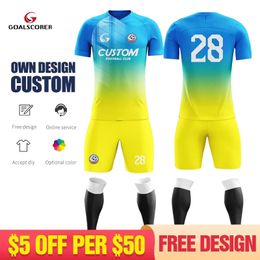 Autres articles de sport en gros personnalisé sublimation conception adulte blanc uniforme de football ensemble respirant polyester maillot de football chemise pour hommes W061 231102