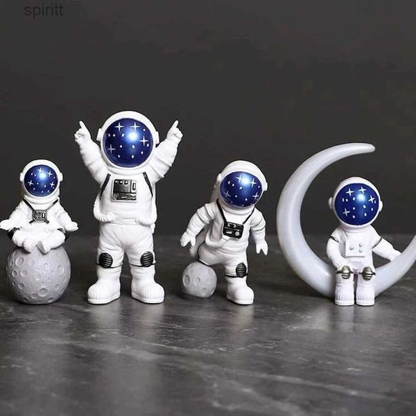 Autres accessoires de décoration de table 4 pcs Astronaut Figure Statue Figurine Spaceman Sculpture Jouet éducatif Bureau Modèle de maison pour enfants Cadeau YQ240129