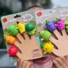 Andere speelgoed 5 Mini Animal Hand Puppets Puppy Finger Puppets Toy Set Montessori Sensor Toys Preschool Childrens Storytelling Toys S5178