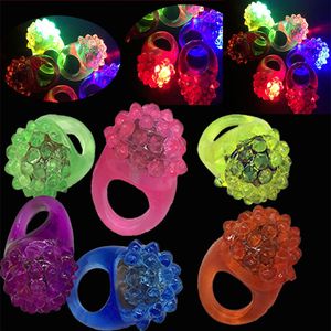 Autres jouets LED Finger Lights Anneau Lumière clignotante Rougeoyante Lampes de couleur douce Mariage Célébration Festival Fête Concert Décor 30pcs / pack 230705