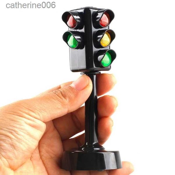 Autres jouets Simulés feux de circulation à deux côtés Lampe de signalisation routière Signaux de passage pour piétons avec base Jouets d'apprentissage précoce pour garçons GirlsL231024