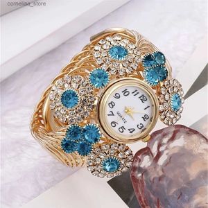 Autres montres Strass Flower Decor Quartz Bracelet Boho Analog Cuff Bracelet Robe Cadeau pour la fête des mères Saint Valentin Y240316