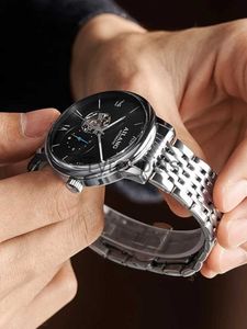 Otros dispositivos portátiles AILANG Famosa marca Reloj mecánico automático para hombres Hueco de acero inoxidable Impermeable Moda Hombres de negocios Reloj Manos luminosas x0821