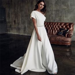 Andere trouwjurken Elegante boothals jersey jurk 2022 mode oneshouler kralende vleugel vegen trein korte mouw bruidsjurken ander