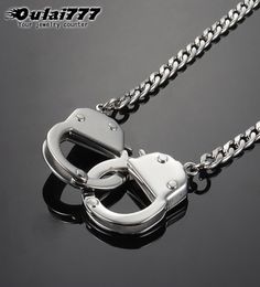 Oulai777 collier en or pour hommes en acier inoxydable menottes pendentifs colliers chaînes accessoires masculins dame or personnalité Hip hop9422544