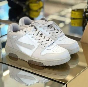 Out Of Office Sneakers Lage Top Offs Basketbalschoenen Witte Loopschoenen Mannen Vrouwen Casual Schoenen Designer Lichtblauw Outdoor Sneaker Trainers Met Doos Stofzak NO453