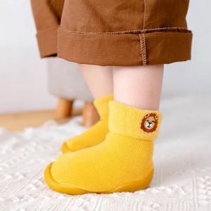 Chaussures chaussettes pour enfants, chaussettes de neige en laine d'agneau, chaussettes brodées pour bébés, premiers marcheurs, nouveaux produits d'hiver 2020
