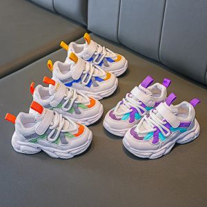 Al aire libre 2022 Primavera Nuevos niños Entrenadores Malla Niñas Transpirable Bebé coreano Niño Moda Fondo suave Zapatos deportivos para niños Niños F01213