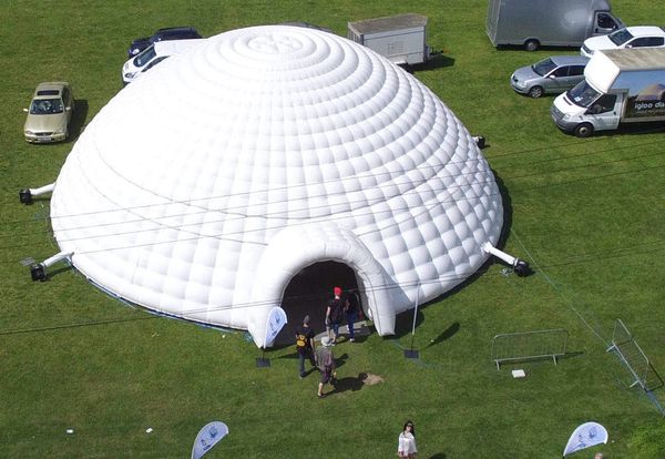Tente gonflable de dôme d'igloo d'activités en plein air avec le ventilateur pour l'événement et l'exposition d'exposition de mariage de partie