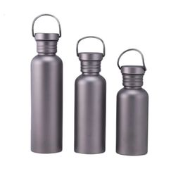 Style américain extérieur Grande tasse bouchée bouteille d'eau de sport portable légère tasse isolée à long terme 240429