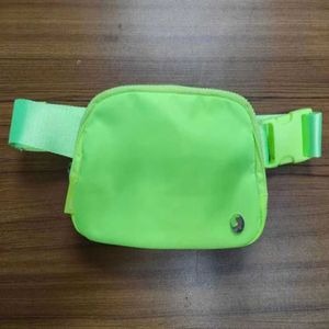 Sacs d'extérieur Lu Tape Label Sac de ceinture Modèles officiels Dames Sports Taille Outdoor Messenger Poitrine Capacité 1l avec étiquette en silicone de mise à niveau de la marque et lettre en peluche G1X1