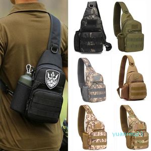 Sacs de plein air Portable Molle Militaire Bandoulière Armée Camouflage Tactique Sac À Bandoulière Camping Chasse Bouteille Poche Poitrine Pack317e321L