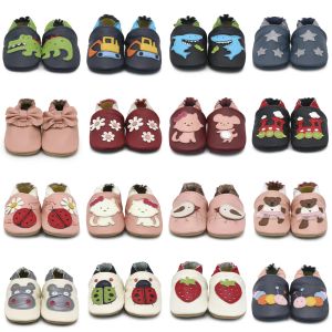 Outdoor Carozoo leren schoenen met rubberen zolen Kinderpantoffels Baby's eerste wandelschoenen Antislip kinderschoenen