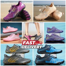 Chaussures décontractées d'extérieur Sandal Waters Shoes Mans Womens Beach Aqua Shoes Séchage rapide Pieds nus Randonnée Wading Baskets Natation EUR 35-46 chaussettes de confort doux