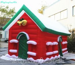 Tienda inflable de Navidad al aire libre 6x4x4m 20ftx10ftx10ft Casa roja soplada por aire Cabaña de pueblo de Navidad gigante para decoración navideña de invierno