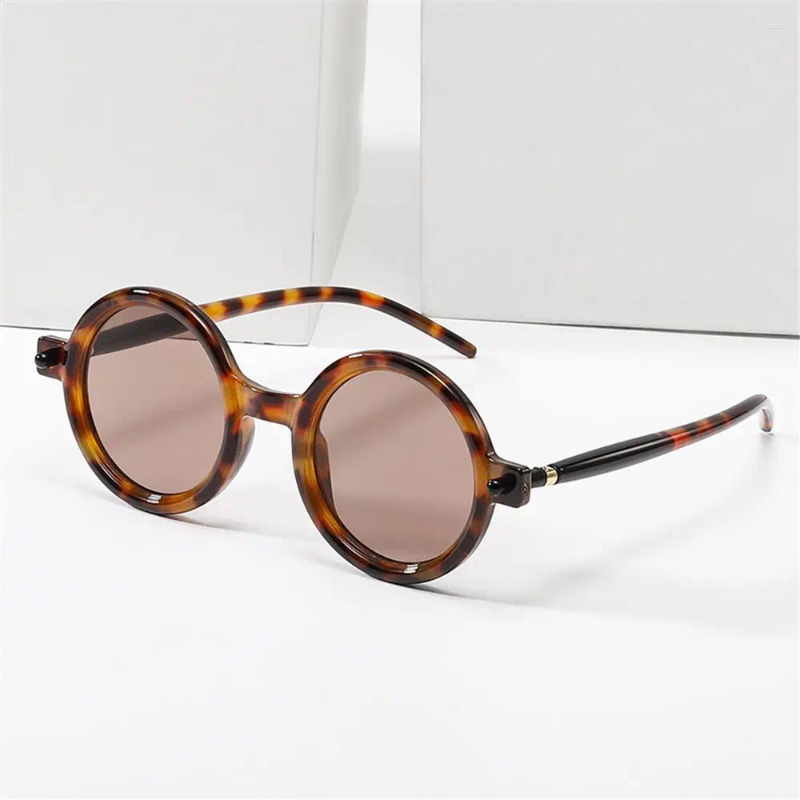 Outdoor Eyewear Fashion Oval Sunglasses Vintage Small Round Frame Sun Glasses Male Street Wear Shades Driving Flat