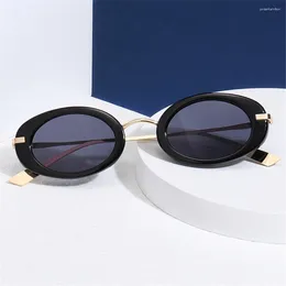 Moda de gafas al aire libre Gafas de sol ovales pequeñas para mujeres Vintage Hop Hop Sun Glasses Men retro Punk Uv400 Shades Cycling