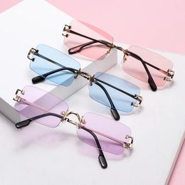 Outdoor bril voor vrouwelijke mannen getinte retro rechthoekige zonnebrillen frameloze vierkante bril transparante rechthoek