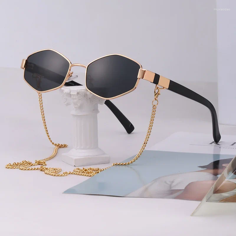 Utomhusglasögon vintage solglasögon för kvinnor med kedja små ram solglasögon damer trendiga designer UV400